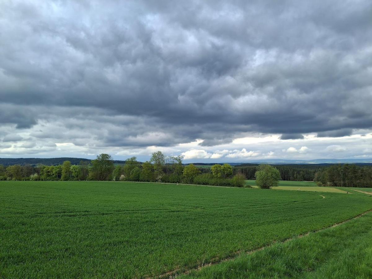 Neu Renovierte Wohnung Mit Traumaussicht & Natur Pur Schnabelwaid ภายนอก รูปภาพ